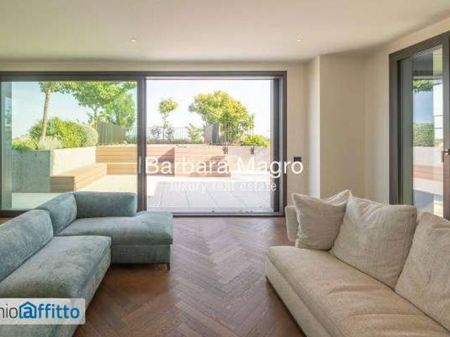 Appartamento arredato con terrazzo Milano