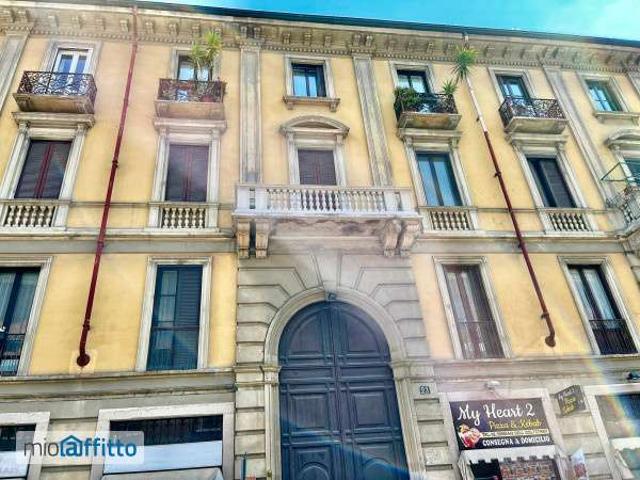 Appartamento arredato con terrazzo Milano