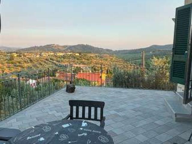 Appartamento arredato con terrazzo Montalbiolo