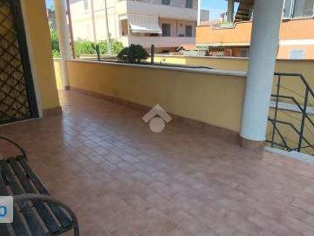 Appartamento arredato con terrazzo Acilia, vitinia, ostia antica, malafede, dragona delle borgate