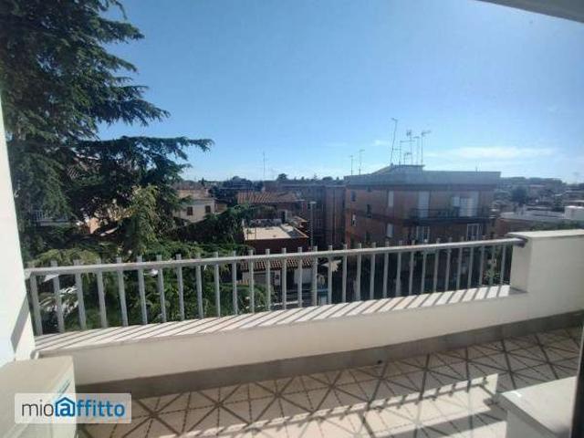 Appartamento arredato con terrazzo Acilia, vitinia, ostia antica, malafede, dragona delle borgate