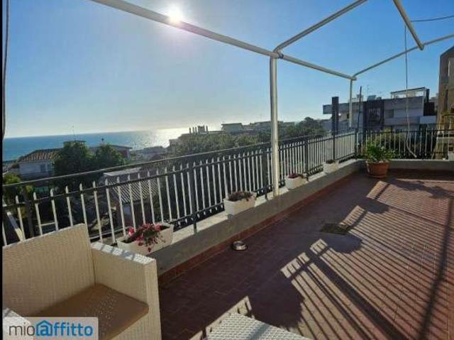 Appartamento arredato con terrazzo Anzio
