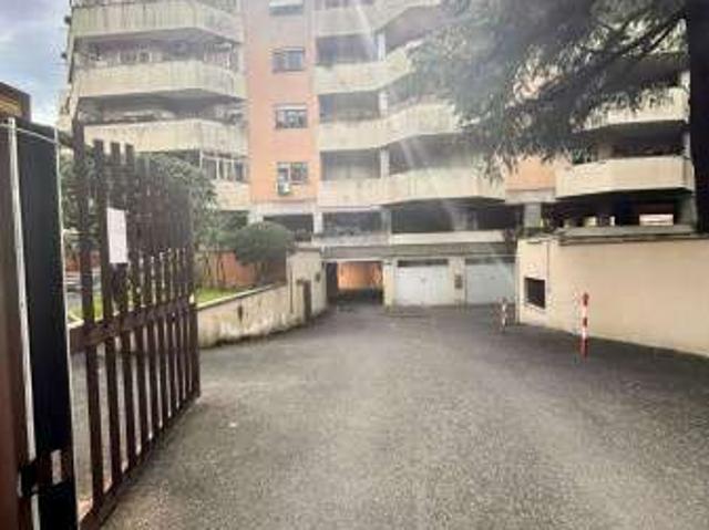 Appartamento arredato con terrazzo Appio latino, appia nuova, appio pignatelli, capannelle