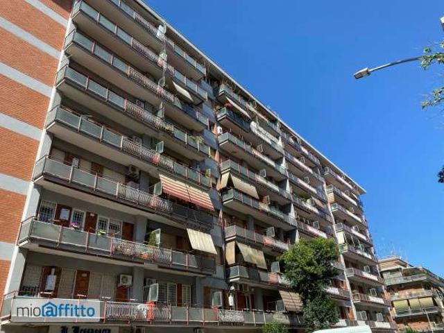 Appartamento arredato con terrazzo Appio latino, appia nuova, appio pignatelli, capannelle