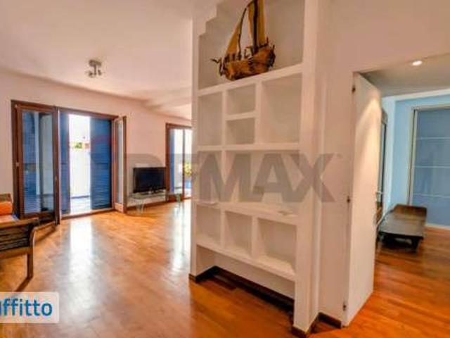 Appartamento arredato con terrazzo Bari