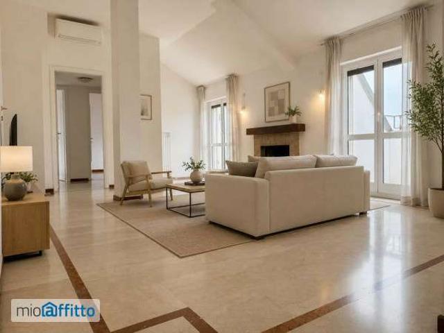 Appartamento arredato con terrazzo Bocconi, c.so italia, ticinese