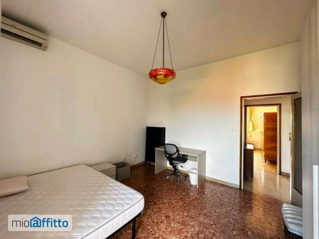 Appartamento arredato con terrazzo Bolognina