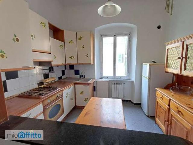Appartamento arredato con terrazzo Bolzaneto