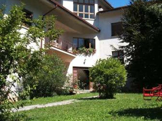 Appartamento arredato con terrazzo Botta
