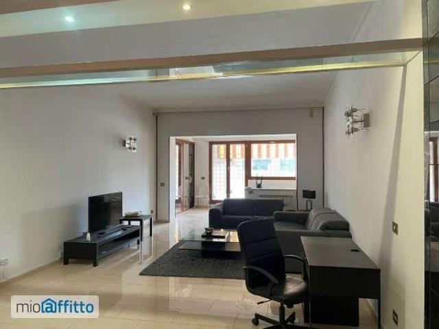 Appartamento arredato con terrazzo Cassia, tomba di nerone, roma