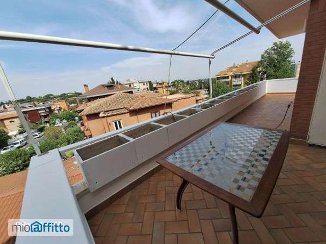 Appartamento arredato con terrazzo Cassia, tomba di nerone, roma