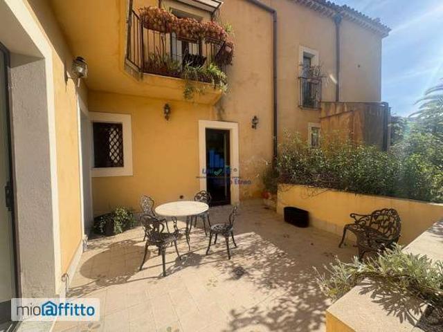 Appartamento arredato con terrazzo Catania