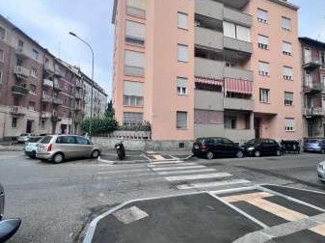 Appartamento arredato con terrazzo Cenisia