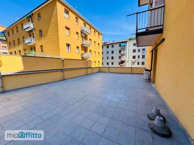Appartamento arredato con terrazzo Centro