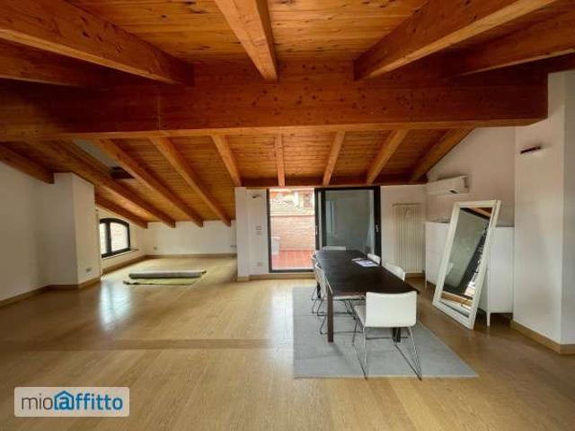 Appartamento arredato con terrazzo Centro
