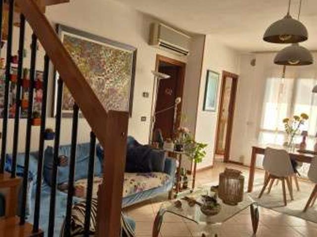 Appartamento arredato con terrazzo Centro