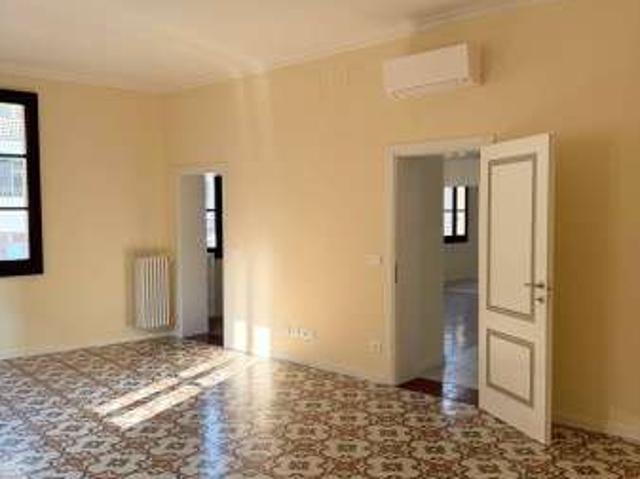 Appartamento arredato con terrazzo Centro