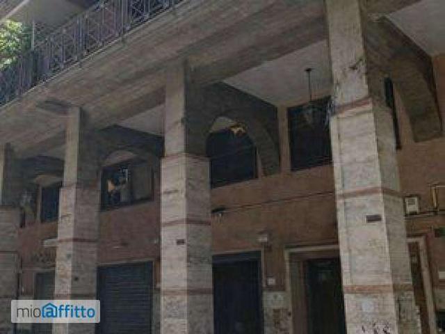 Appartamento arredato con terrazzo Centro