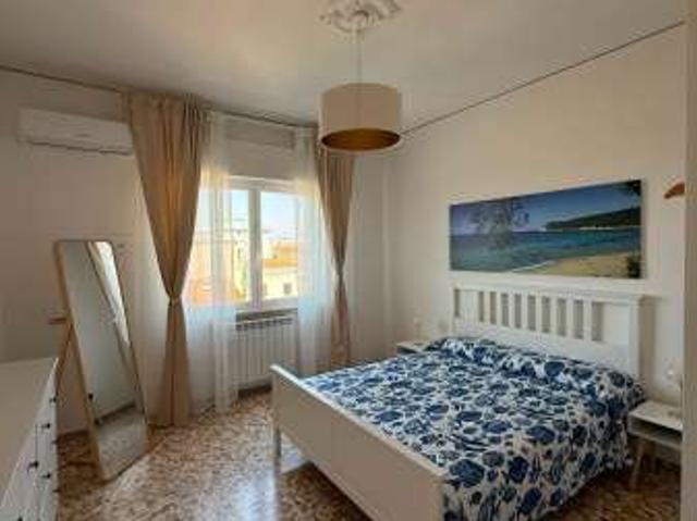 Appartamento arredato con terrazzo Centro