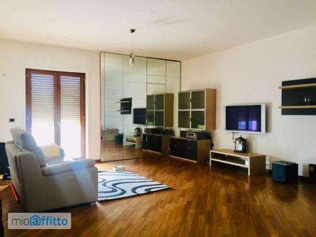 Appartamento arredato con terrazzo Centro