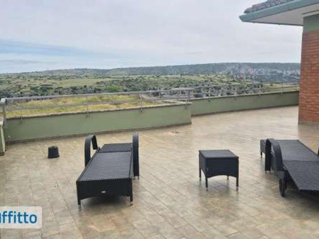 Appartamento arredato con terrazzo Centro
