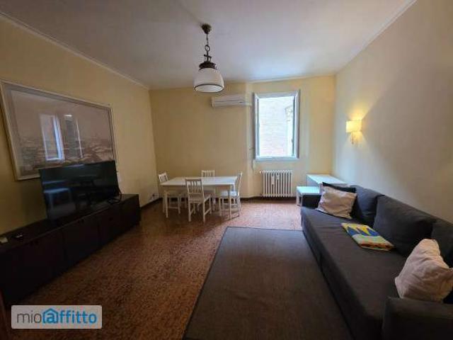 Appartamento arredato con terrazzo Centro