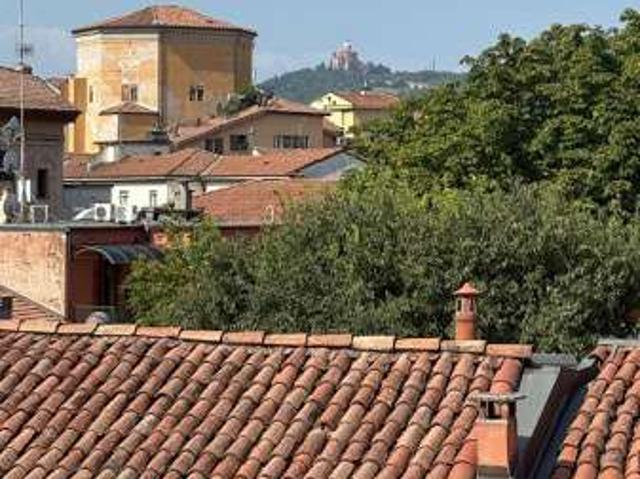 Appartamento arredato con terrazzo Centro
