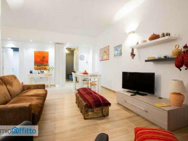 Appartamento arredato con terrazzo Centro
