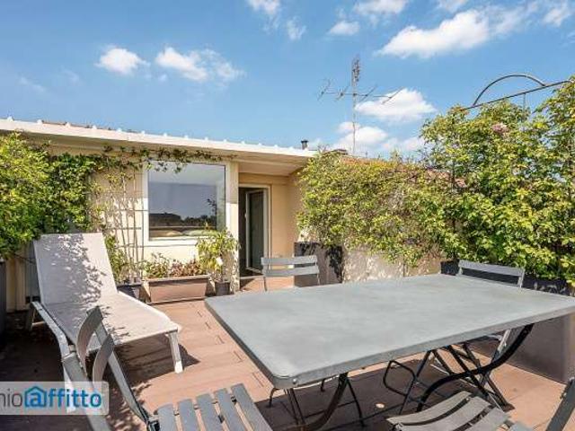 Appartamento arredato con terrazzo Centro