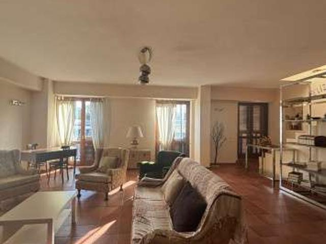 Appartamento arredato con terrazzo Centro