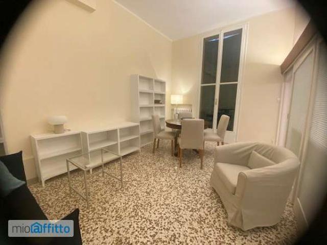 Appartamento arredato con terrazzo Centro