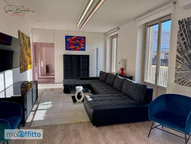 Appartamento arredato con terrazzo Centro