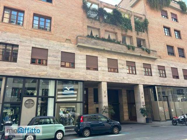 Appartamento arredato con terrazzo Centro