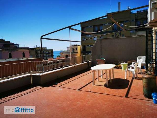 Appartamento arredato con terrazzo Centro
