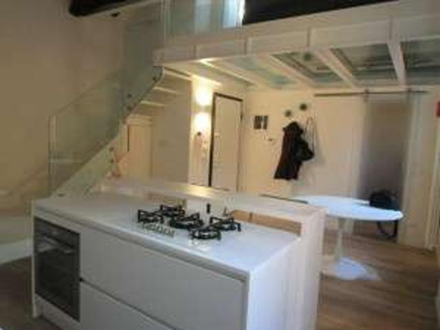 Appartamento arredato con terrazzo Centro