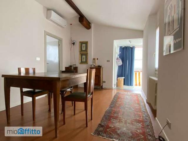 Appartamento arredato con terrazzo Centro