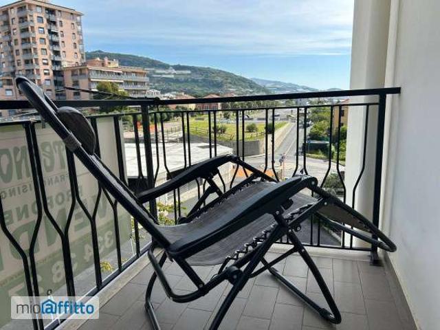 Appartamento arredato con terrazzo Centro