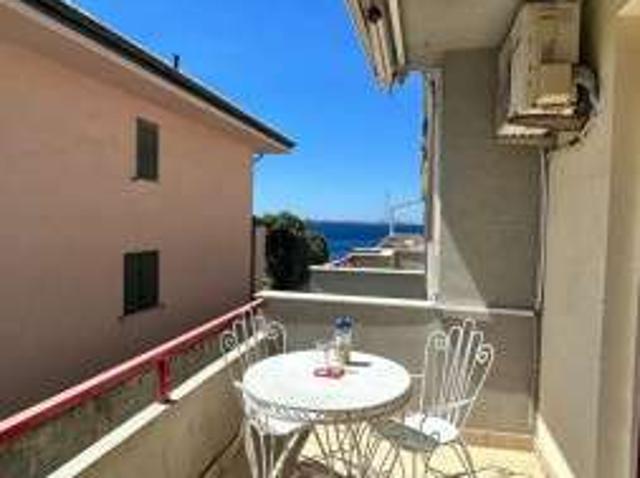 Appartamento arredato con terrazzo Centro