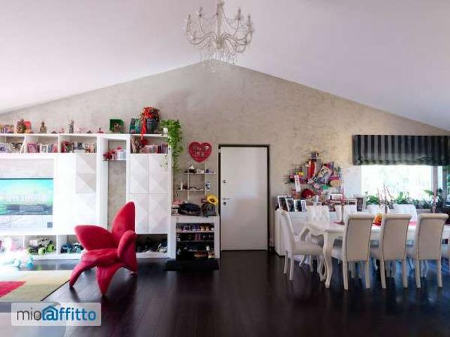 Appartamento arredato con terrazzo Centro