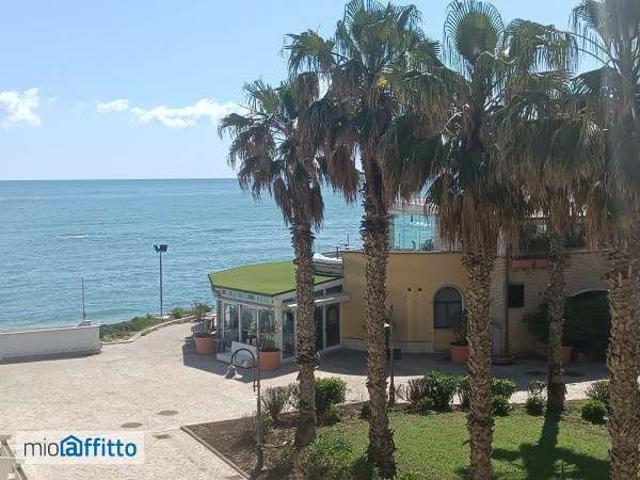 Appartamento arredato con terrazzo Centro