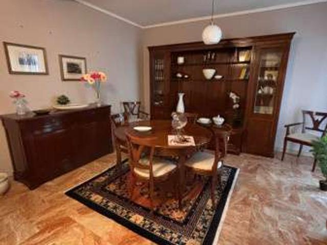 Appartamento arredato con terrazzo Centro