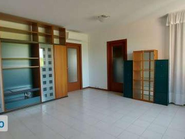 Appartamento arredato con terrazzo Centro