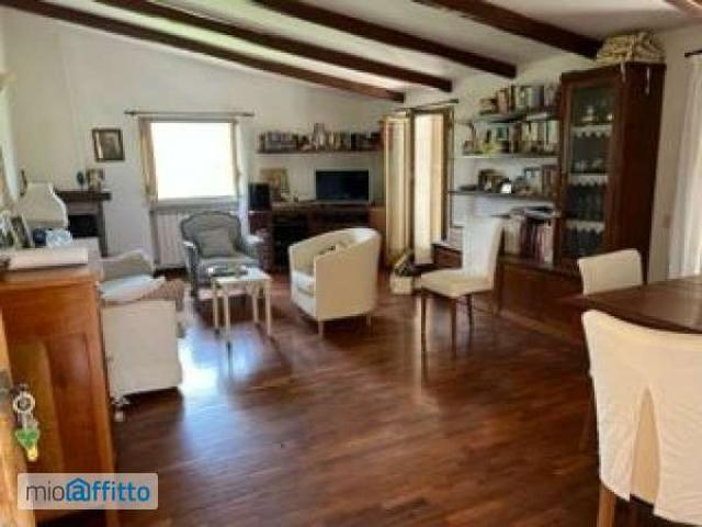 Appartamento arredato con terrazzo Centro