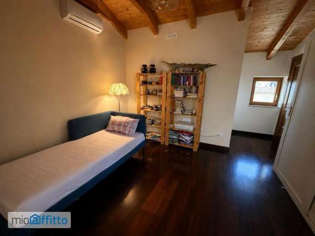 Appartamento arredato con terrazzo Centro