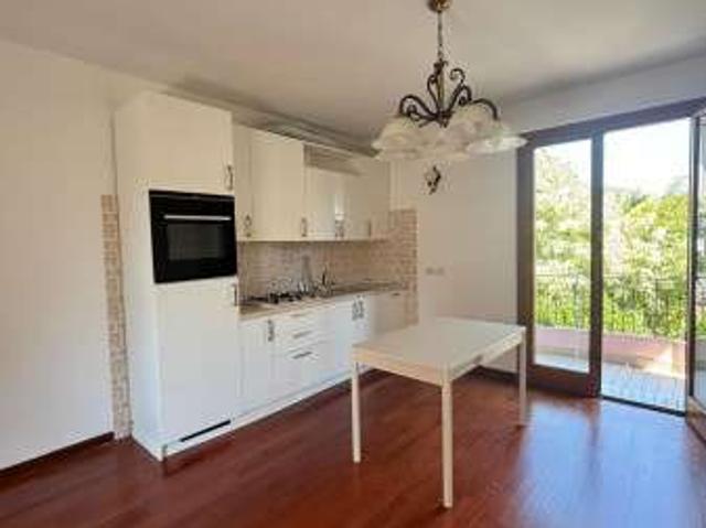 Appartamento arredato con terrazzo Centro