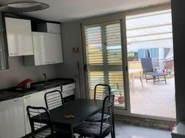 Appartamento arredato con terrazzo Centro