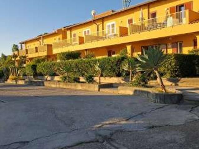 Appartamento arredato con terrazzo Centro