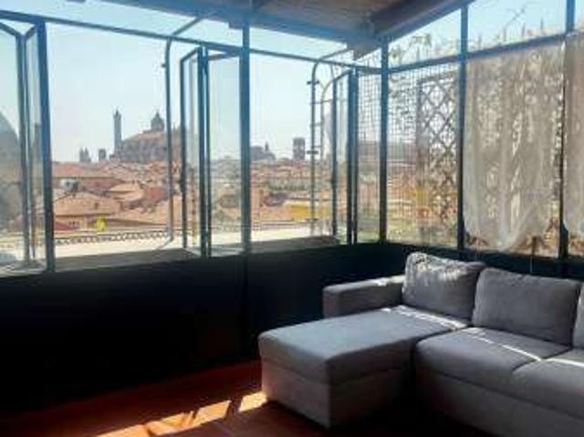 Appartamento arredato con terrazzo Centro