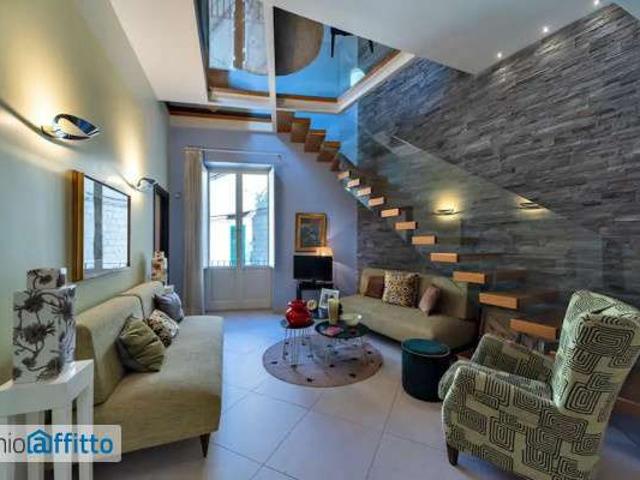 Appartamento arredato con terrazzo Centro tribunali