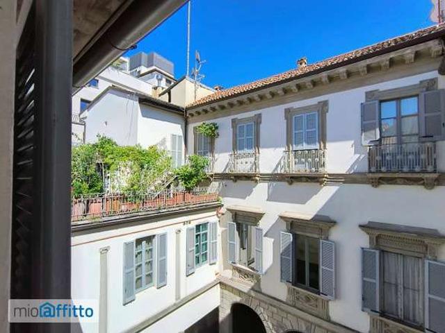 Appartamento arredato con terrazzo Centro storico, brera